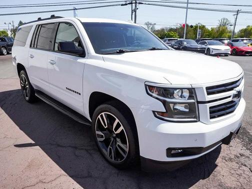 Summit White 2019 Chevrolet Suburban Premier