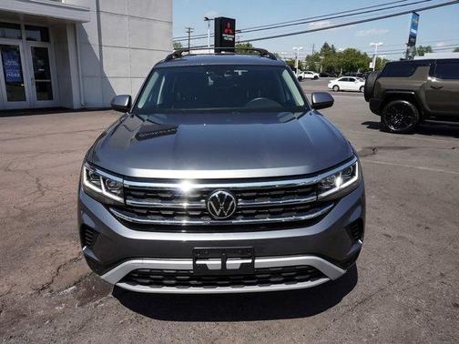 Platinum Gray Metallic 2023 Volkswagen Atlas 3.6L SE w/Technology