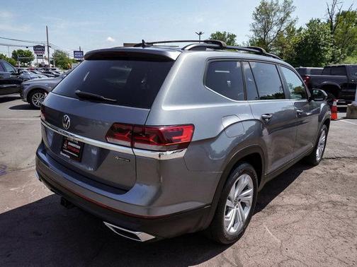 Platinum Gray Metallic 2023 Volkswagen Atlas 3.6L SE w/Technology