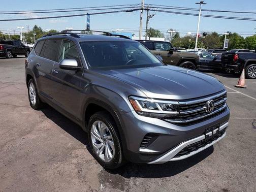 Platinum Gray Metallic 2023 Volkswagen Atlas 3.6L SE w/Technology