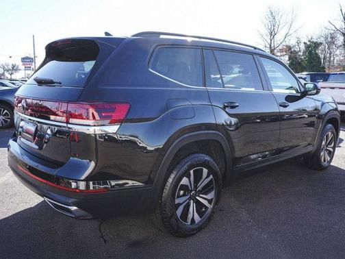 2025 Volkswagen Atlas 2.0T SE