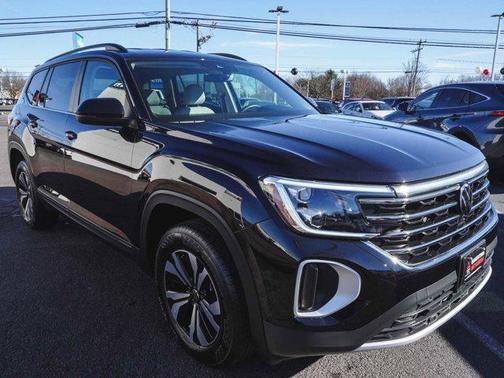 2025 Volkswagen Atlas 2.0T SE