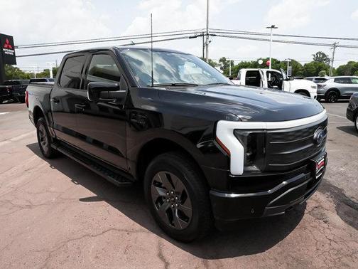 Agate Black Metallic 2022 Ford F-150 Lightning LARIAT