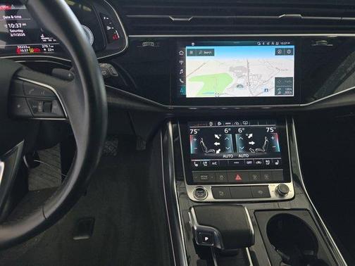 Florett Silver Metallic 2022 Audi Q8 55 Premium Plus