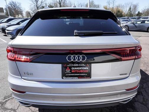 Florett Silver Metallic 2022 Audi Q8 55 Premium Plus