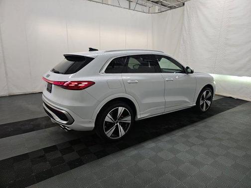 2025 Audi SQ5 3.0T quattro Premium