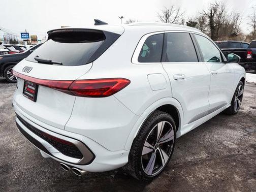 2025 Audi SQ5 3.0T quattro Premium