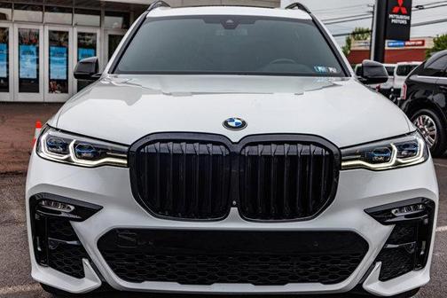 2022 BMW X7 M50i