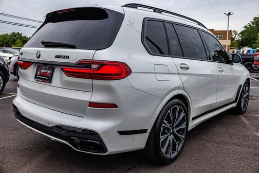 2022 BMW X7 M50i