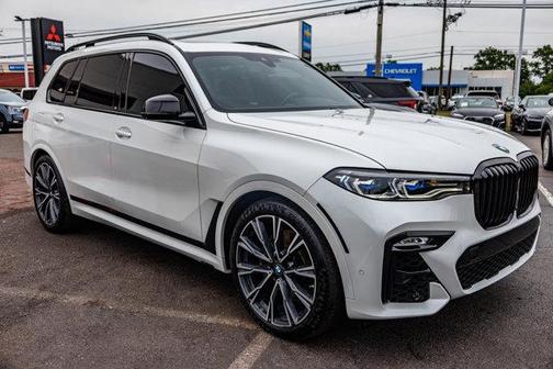 2022 BMW X7 M50i