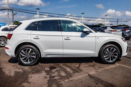 2023 Audi Q5 45 S line Premium Plus