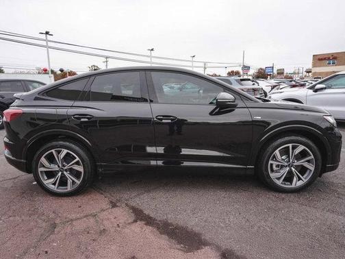 2024 Audi Q4 e-tron 55 quattro Premium