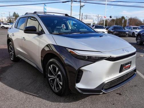2025 Toyota bZ4X XLE
