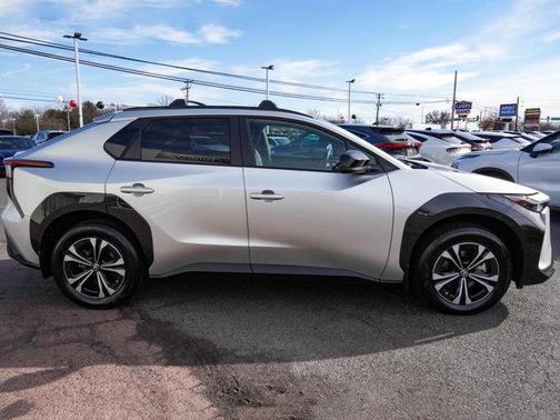 2025 Toyota bZ4X XLE