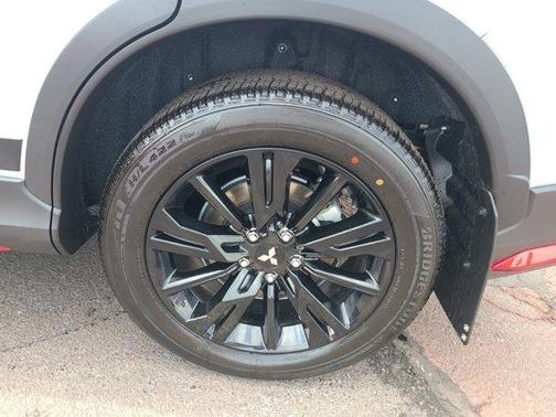 2024 Mitsubishi Eclipse Cross LE
