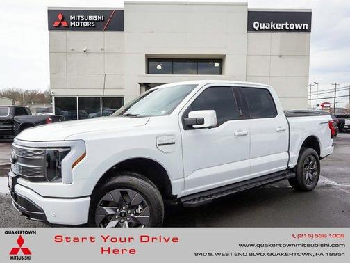 Oxford White 2023 Ford F-150 Lightning LARIAT