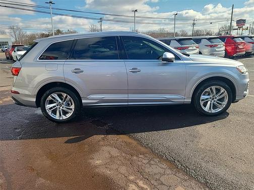 2022 Audi Q7 55 Premium Plus