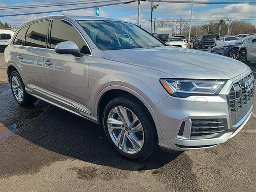 2022 Audi Q7 55 Premium Plus