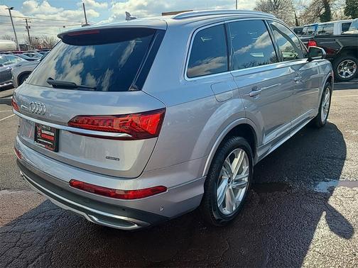 2022 Audi Q7 55 Premium Plus