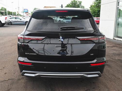 2025 Mitsubishi Outlander SE