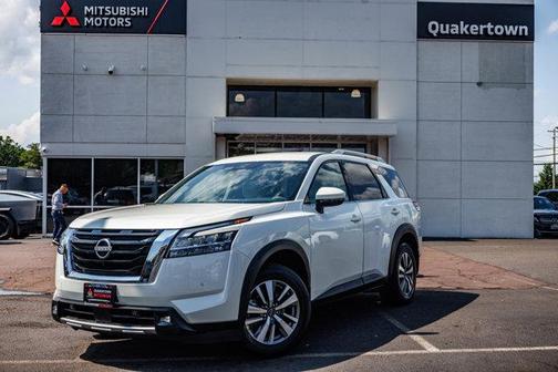 2022 Nissan Pathfinder SL