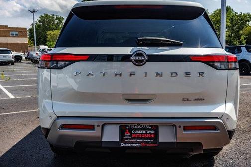 2022 Nissan Pathfinder SL