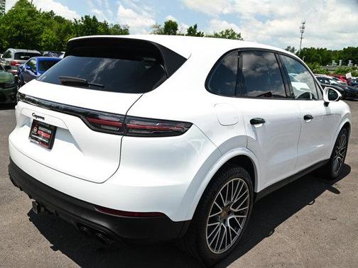 2022 Porsche Cayenne Platinum Edition