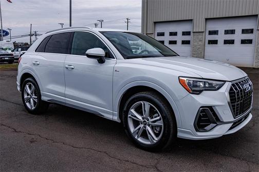 2021 Audi Q3 45 S line Premium