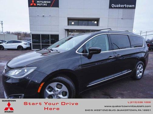 2017 Chrysler Pacifica Touring-L Plus