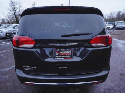 2017 Chrysler Pacifica Touring-L Plus