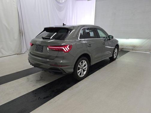 2022 Audi Q3 45 S line Premium