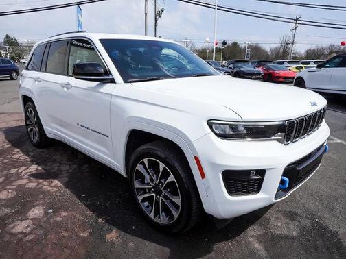 Bright White Clearcoat 2023 Jeep Grand Cherokee 4xe Overland
