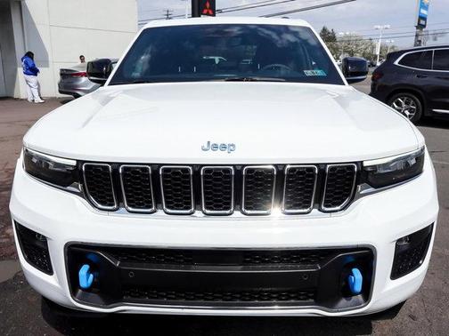 Bright White Clearcoat 2023 Jeep Grand Cherokee 4xe Overland