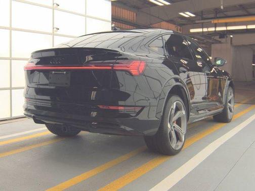 2023 Audi e-tron S Premium Plus