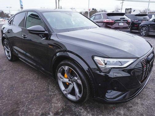 2023 Audi e-tron S Premium Plus