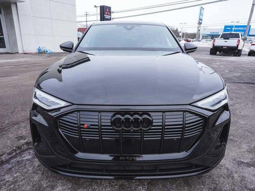2023 Audi e-tron S Premium Plus
