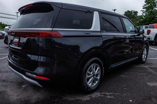 2023 Kia Carnival LX