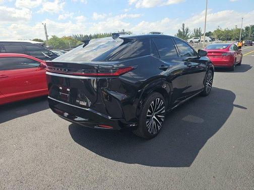 2023 Lexus RZ 450e Luxury