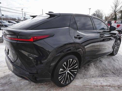 2023 Lexus RZ 450e Luxury