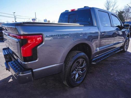 2022 Ford F-150 Lightning LARIAT