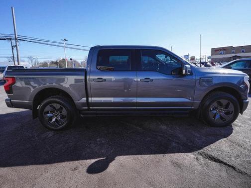 2022 Ford F-150 Lightning LARIAT