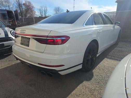 Glacier White Metallic 2020 Audi S8 4.0T quattro