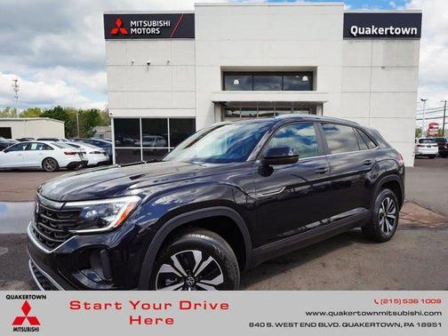 Deep Black Pearl Effect 2024 Volkswagen Atlas Cross Sport 2.0T SE
