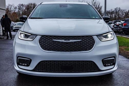 2024 Chrysler Pacifica Hybrid Select