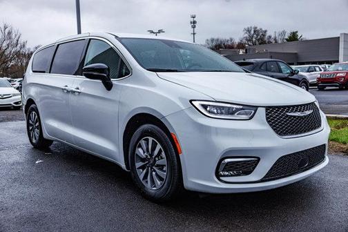 2024 Chrysler Pacifica Hybrid Select