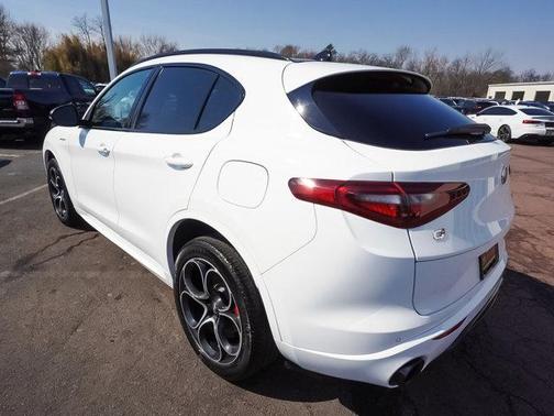 Alfa White 2023 Alfa Romeo Stelvio Veloce