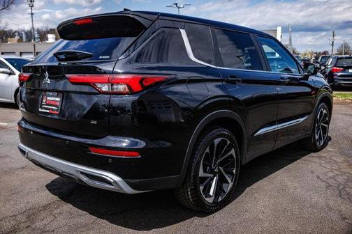 2022 Mitsubishi Outlander SE