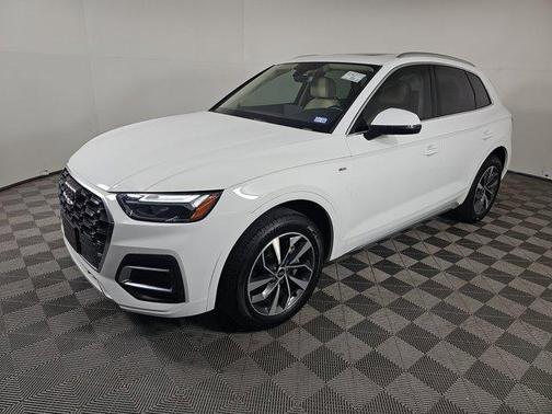 2022 Audi Q5 45 S line Premium Plus