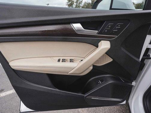 2022 Audi Q5 45 S line Premium Plus