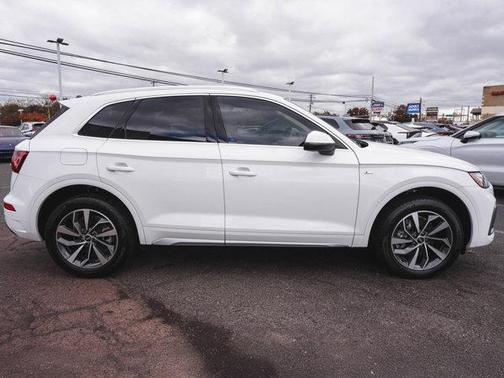 2022 Audi Q5 45 S line Premium Plus